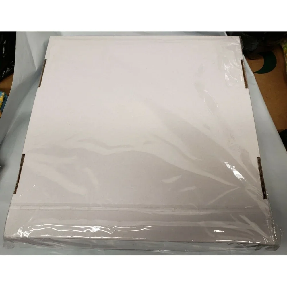 Unbranded selling plastic